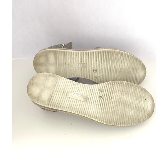 a.n.a Taupe Espadrille Sandals 8.5 But Can Fit 9. - Picture 6 of 7